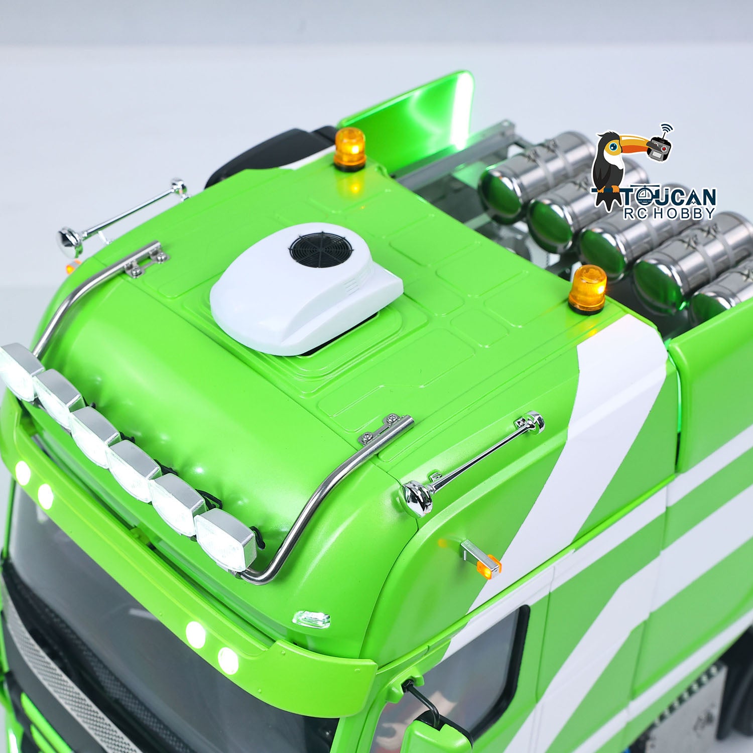 1/14 RC Tractor Truck Roof Lights and Cab Roof Detail
