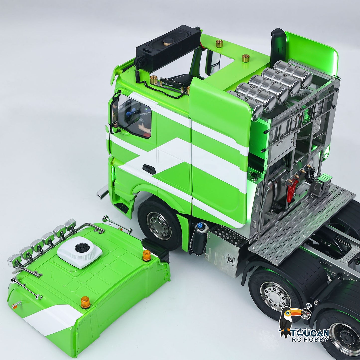 Unitru 01 3363 Battery Compartment and Internal Components