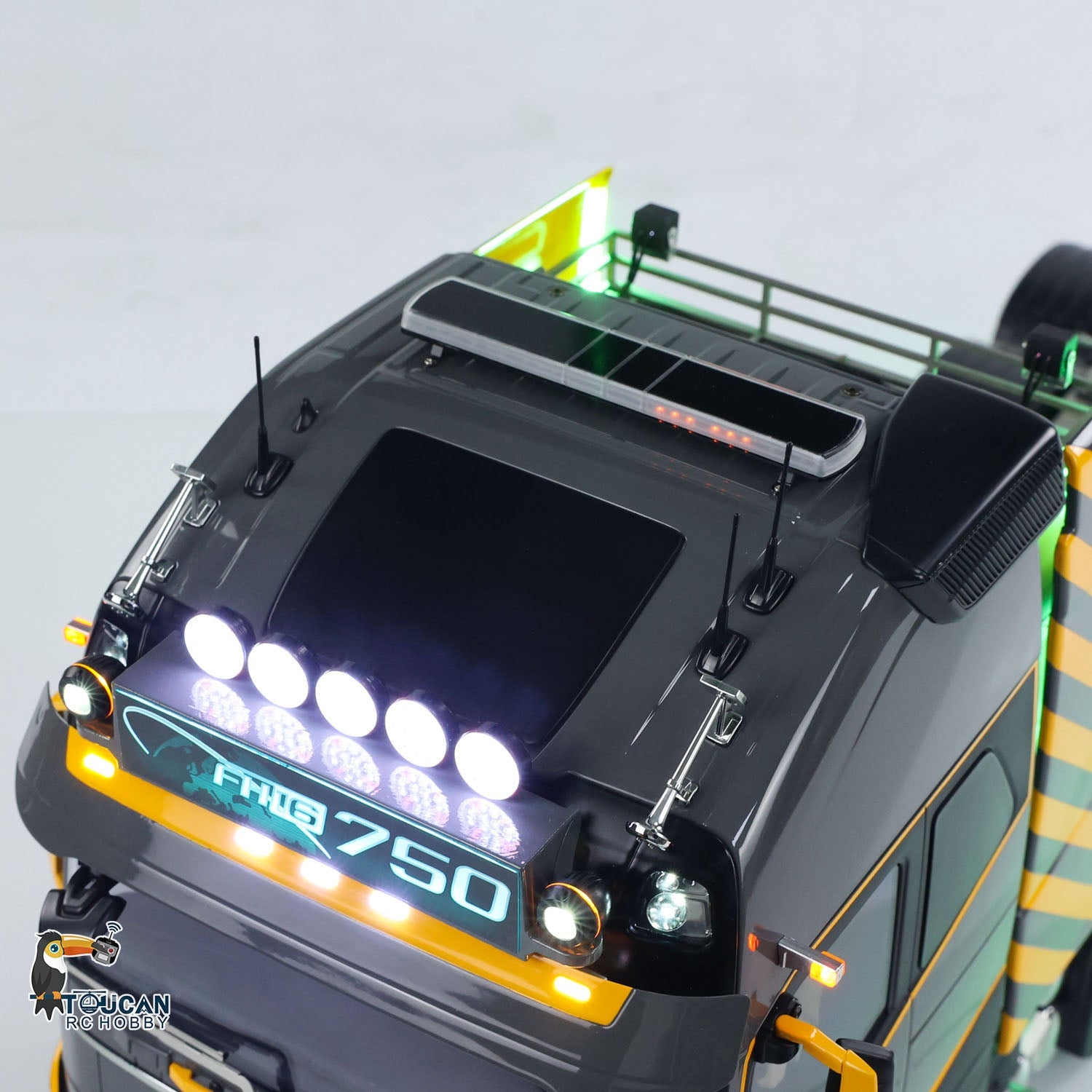 Unitru 02 rc tractor truck cab roof lights and warning system detail