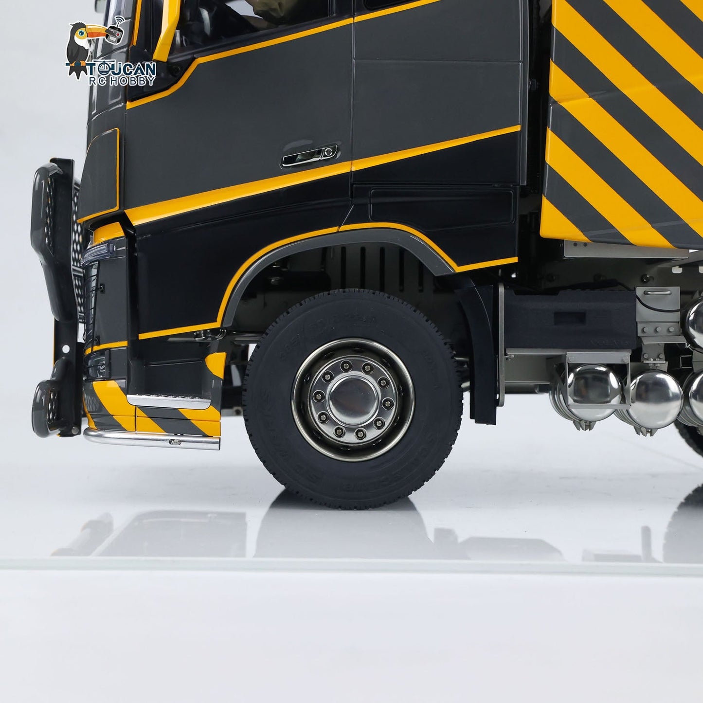 Unitru 02 rc tractor truck heavy duty tire and wheel close up