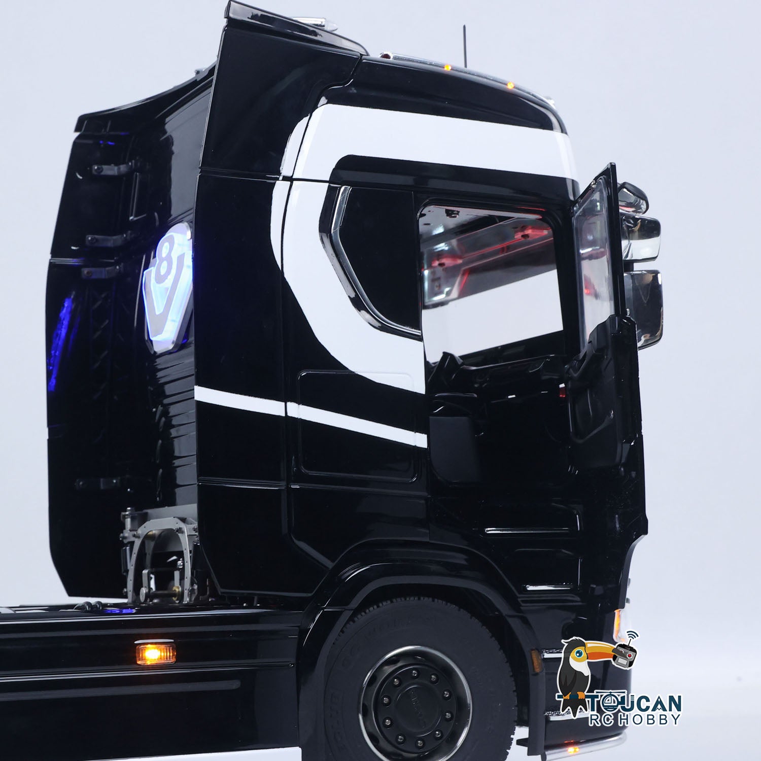 Detailed Cab Interior View, 1/14 Unitru-05 770S Highline RC Tractor Truck