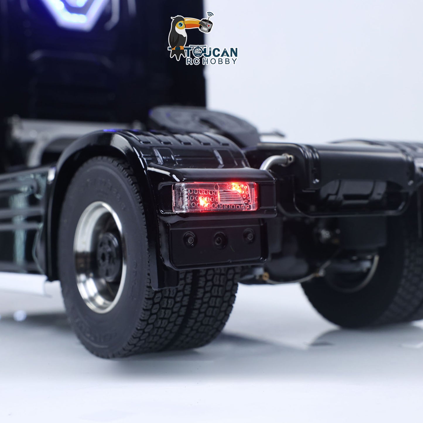 Unitru 05 1/14 rc tractor truck rear detail with LED tail light system