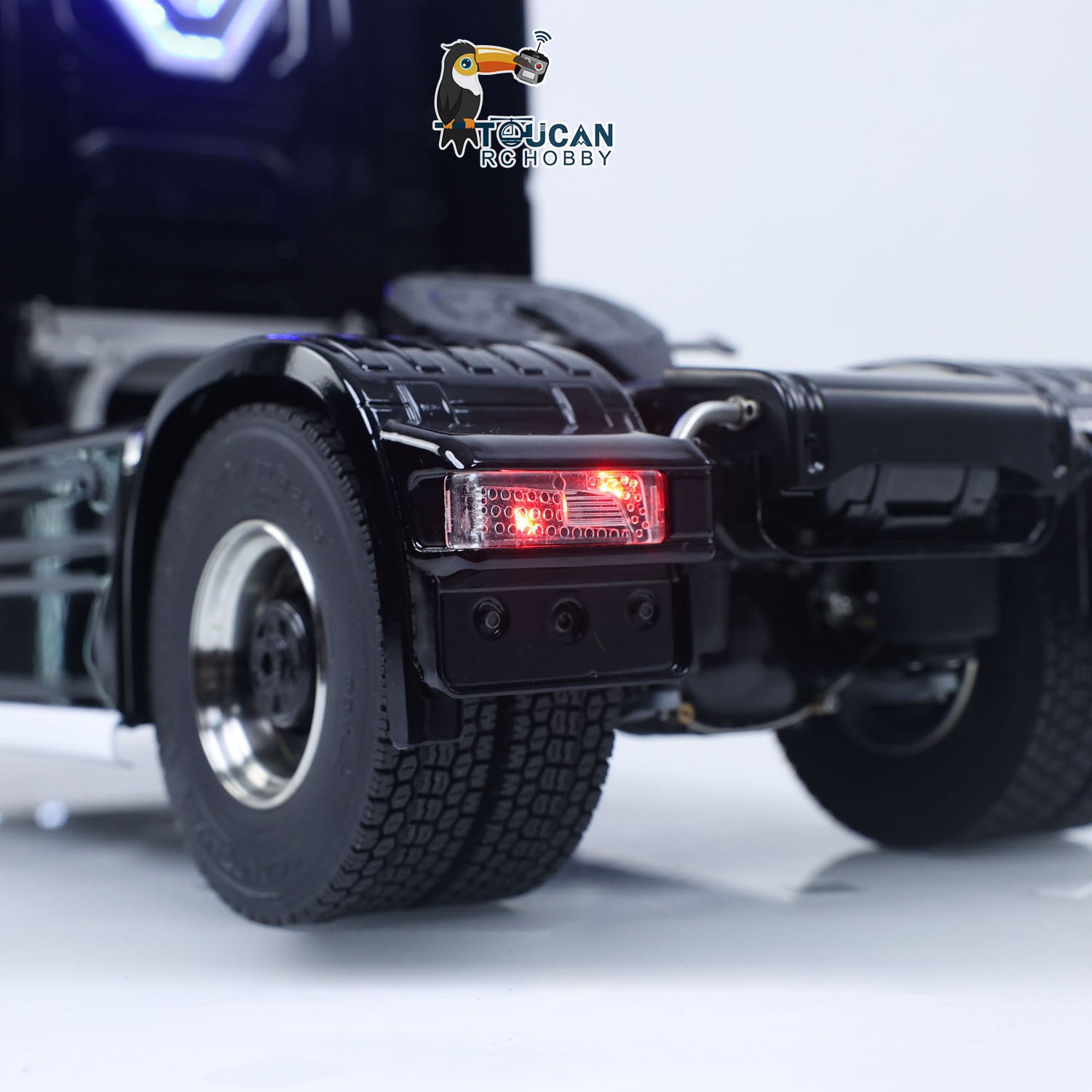 Unitru 05 1/14 rc tractor truck rear detail with LED tail light system